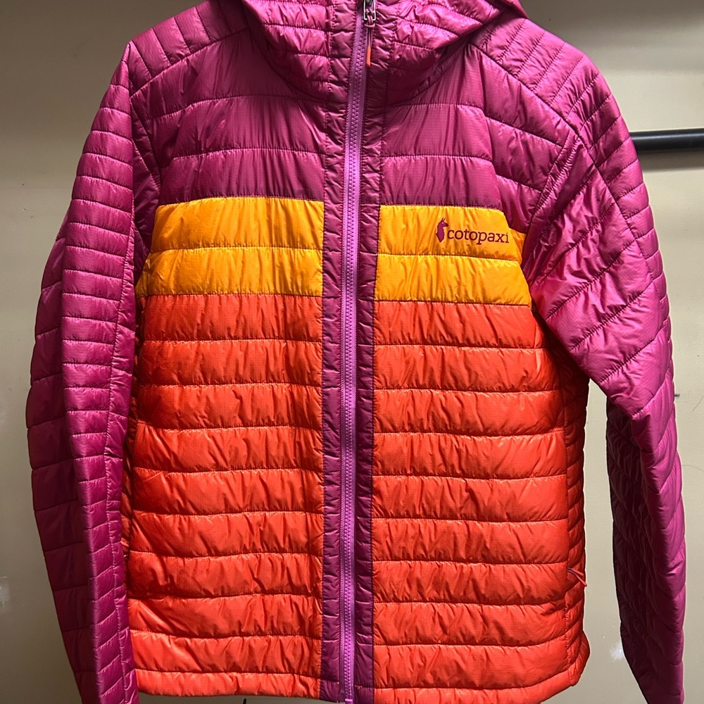 Cotopaxi Women's Pink and Orange Puffer Jacket